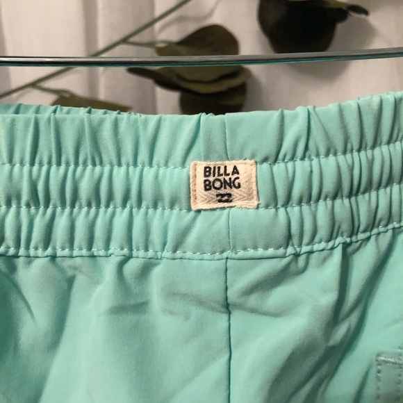 Billabong Surf Shorts - Picture 3 of 4